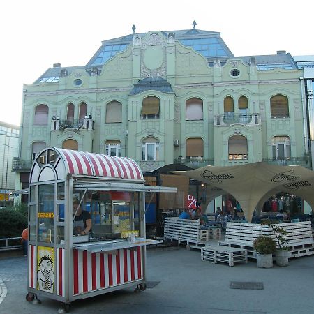 Hostel Nomad Novi Sad Luaran gambar